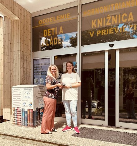 Dobrovoľníci v našej knižnici - Tyzden dobrovolnictva v Hornonitrianskej knižnici (6)